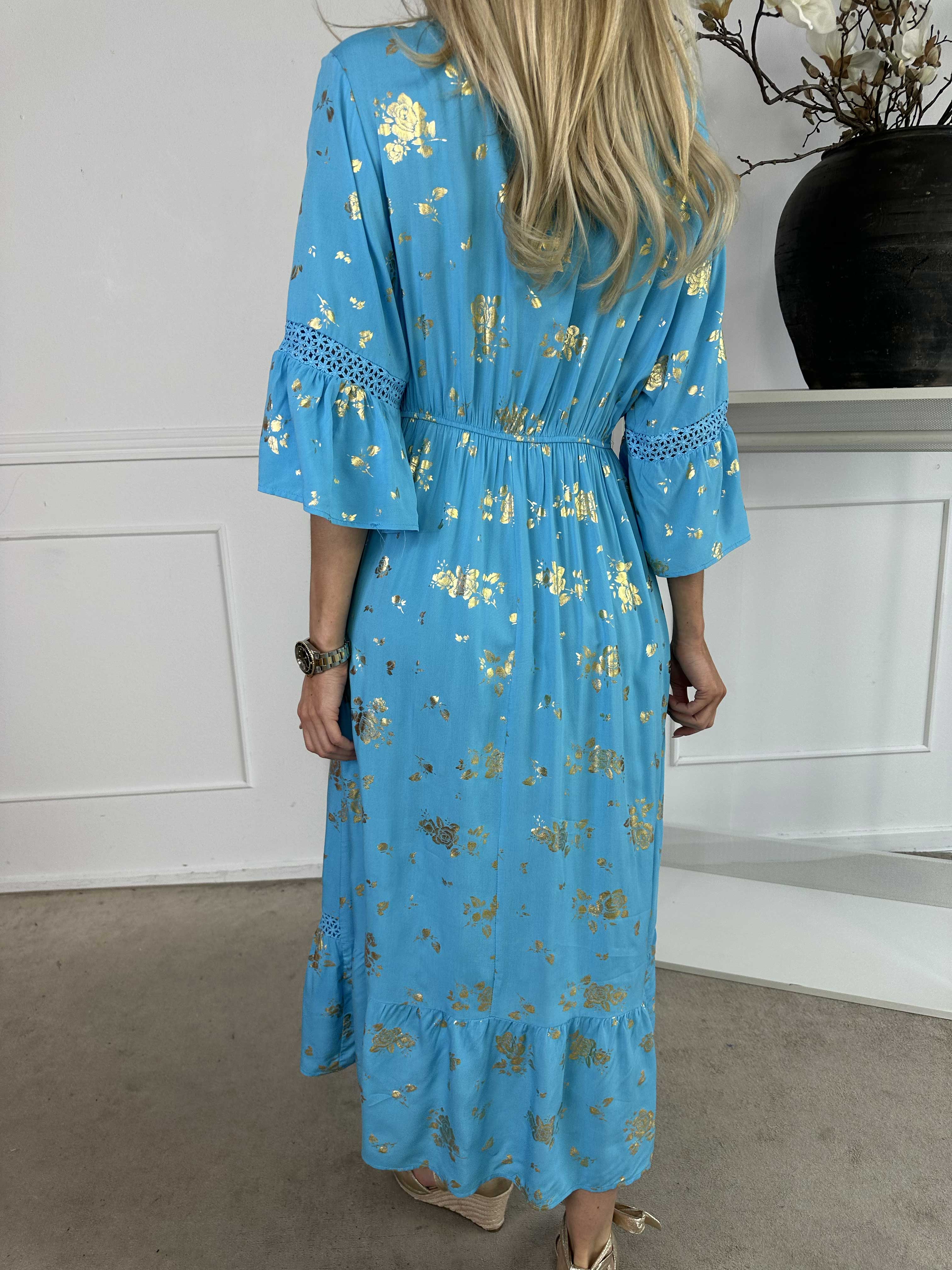 Pernilla - Kjole med guld blomster og broderinger